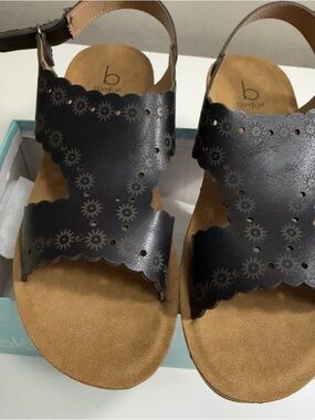 Women's Black Scalloped Laser-Cut Ankle-Strap Sandals